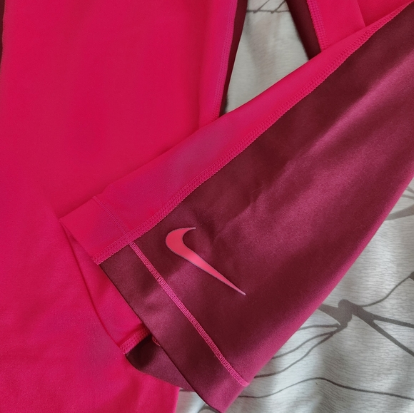 Nike Pro Capris - Picture 2 of 4